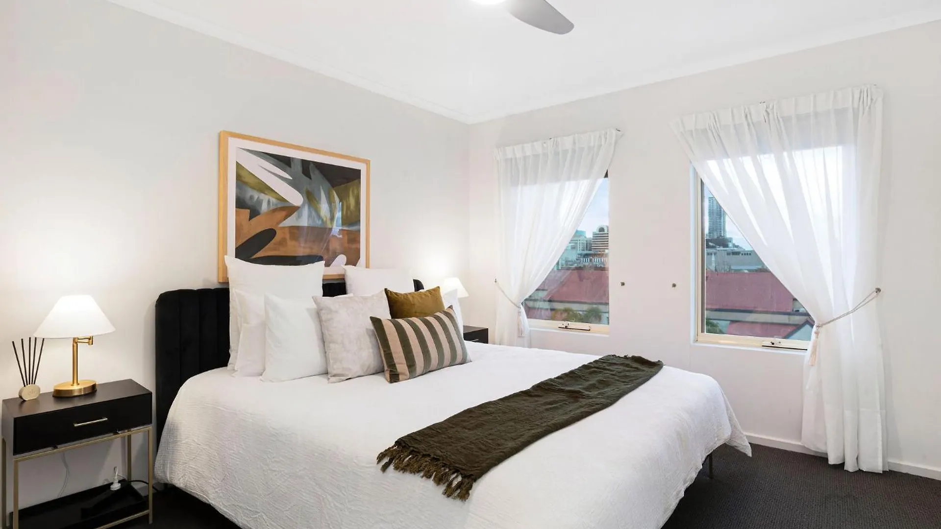 Stylish Urban Retreat On Eden Apartment Adelaide Australia
